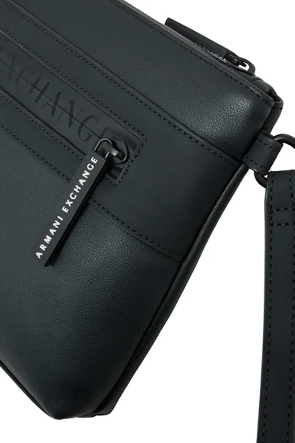 XM003595 AF26679MC043 Armani Exchange