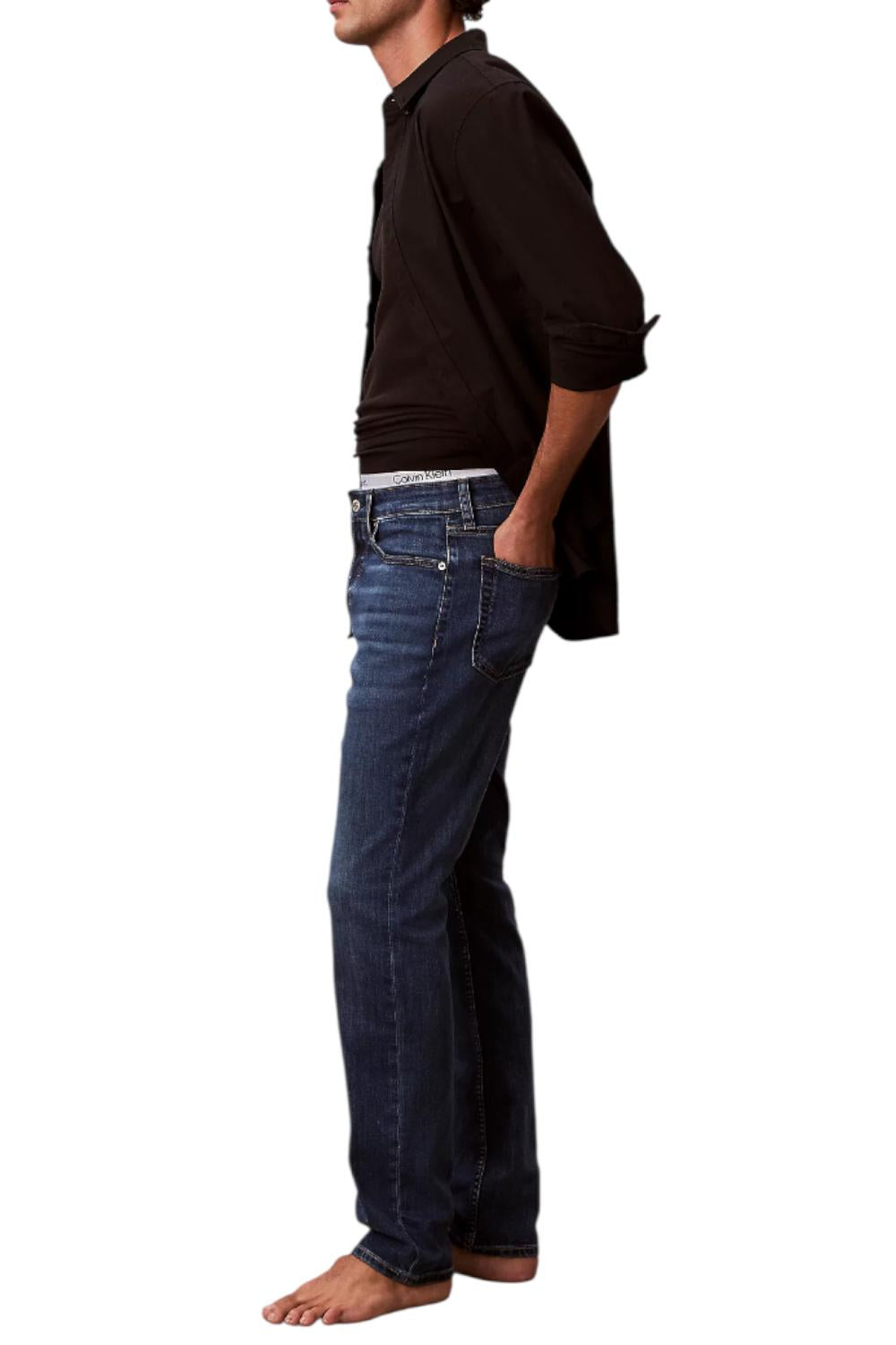 Jeans Uomo Calvin Klein Slim Fit a Vita Media con Dettagli Iconici LV04RE777G /Q8D Calvin Klein