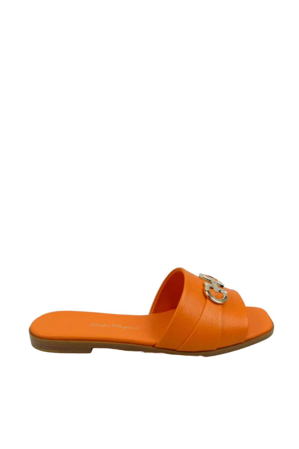 Ciabatte Flat Oria Salvatore Ferragamo in Pelle Arancione con Gancini ORIA 0758087ARANCIO Salvatore Ferragamo