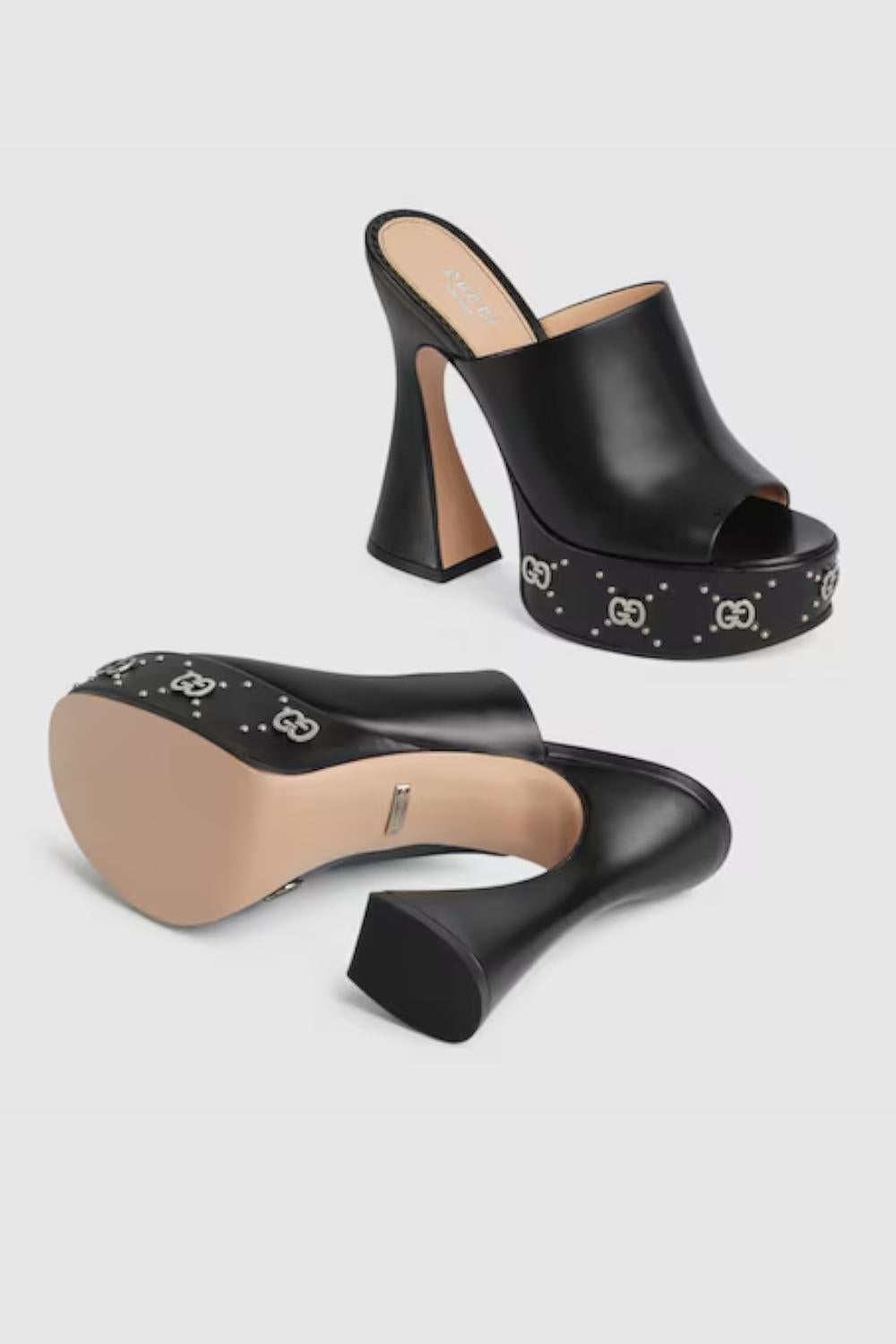 Sandali Gucci Platform in Pelle Nera Tacco a Rocchetto 115 mm con Borchie GG 74042 6C9D001000 Gucci