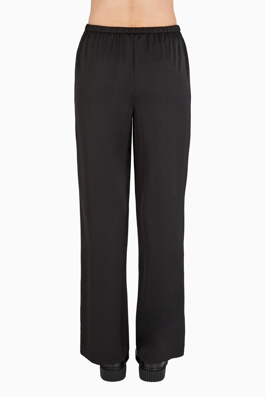 XW000143 AF10840UC001 Armani Exchange