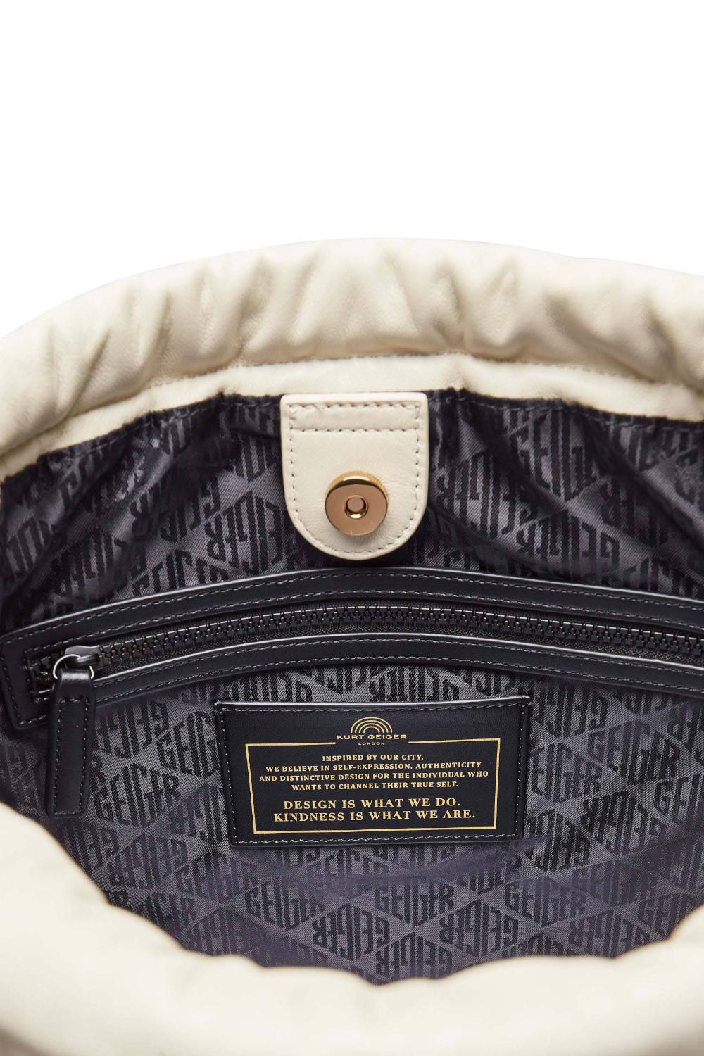 Borsa Shopper in pelle<BR/> 4702501109 /BLK/WHITE Kurt Geiger London