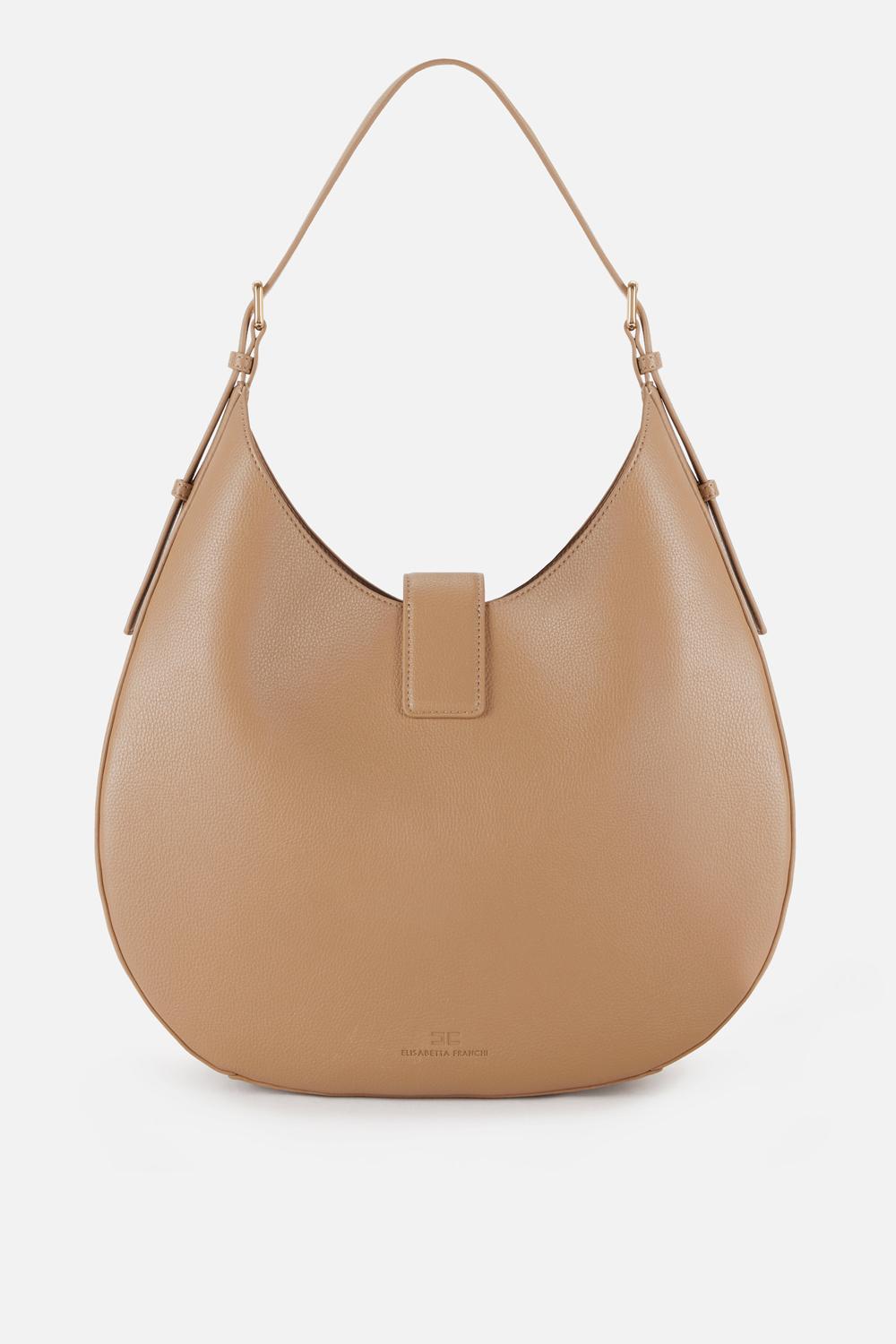Borsa hobo rotonda con charm e finiture in metallo dorato BS06A 62E2229 Elisabetta Franchi