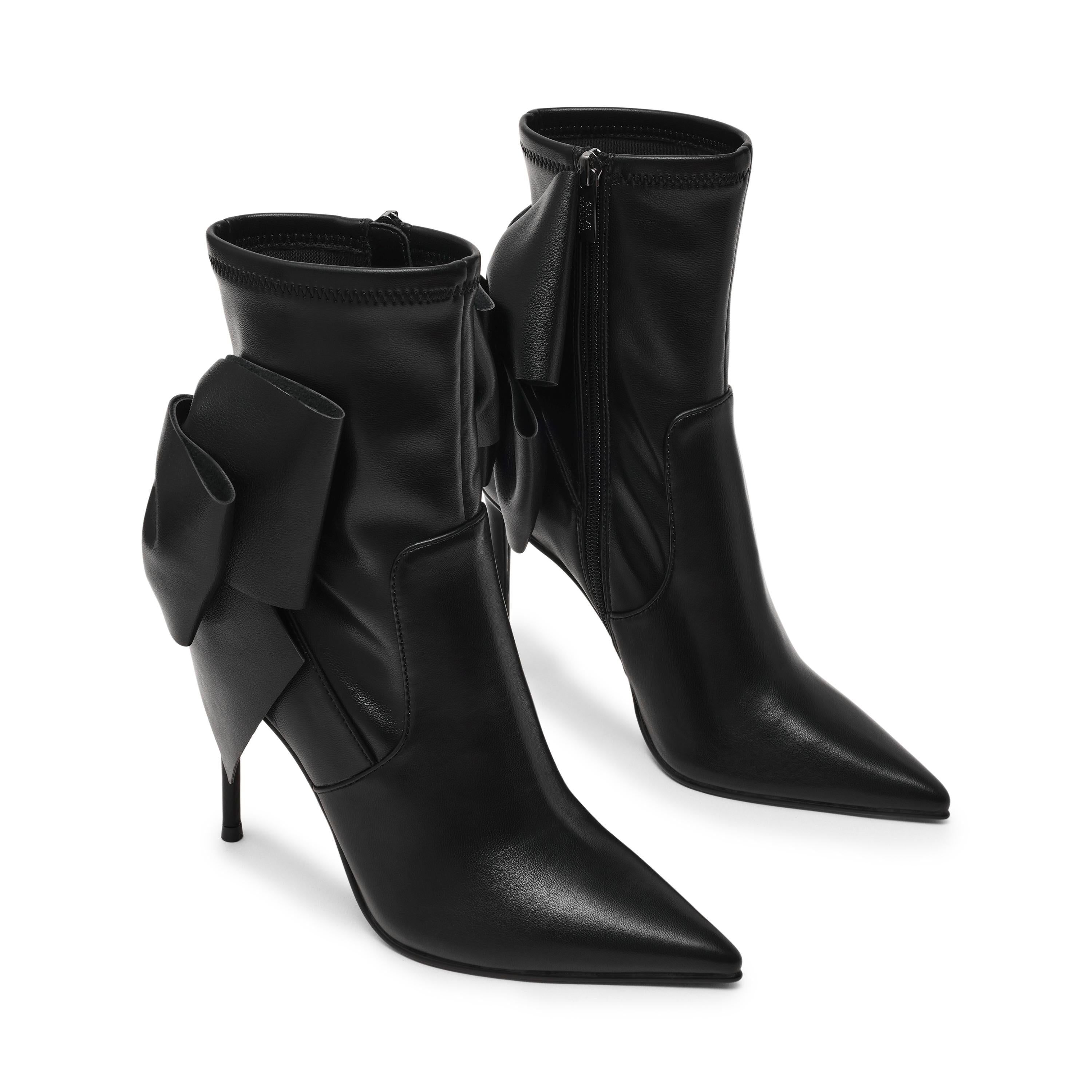 STEVE MADDEN Saline <BR/> SALINE /BLACK Steve Madden