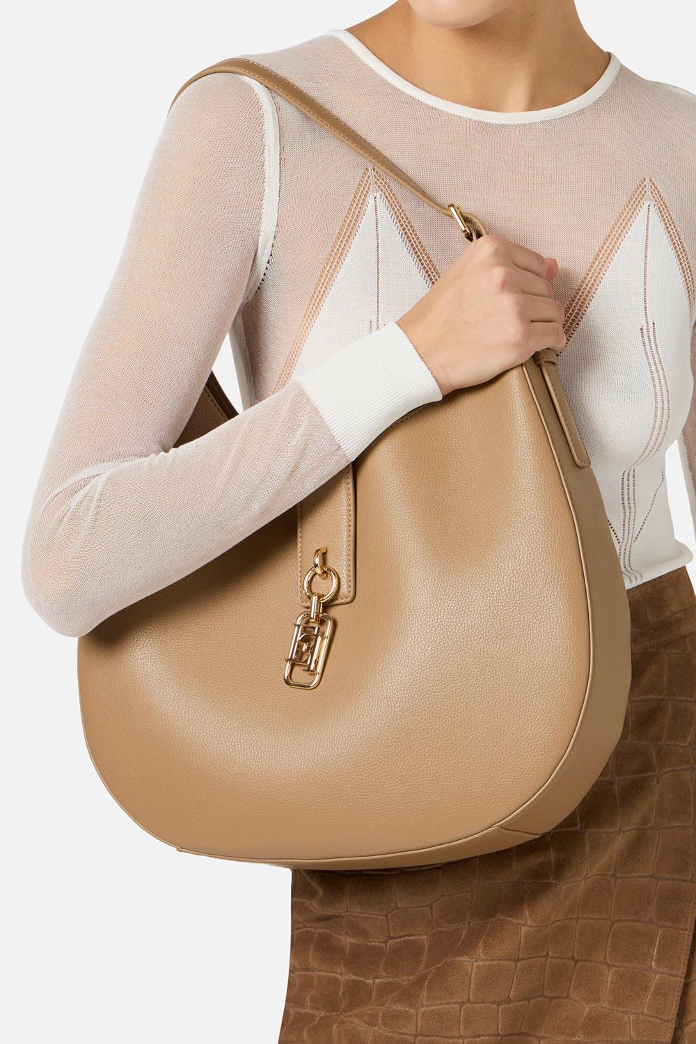Borsa hobo rotonda con charm e finiture in metallo dorato BS06A 62E2229 Elisabetta Franchi 