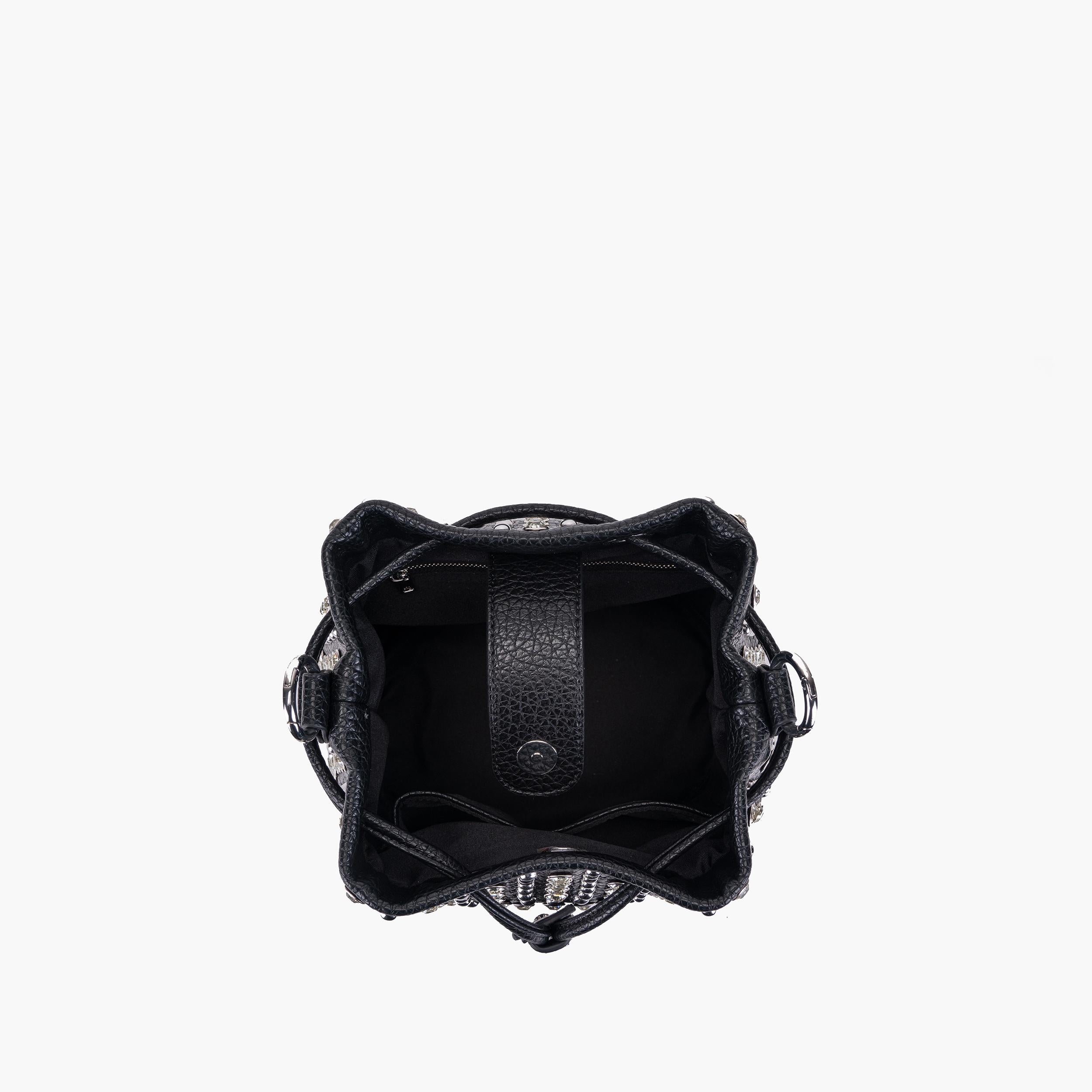  152M-EM-307-TBS -BLACK La Carrie 