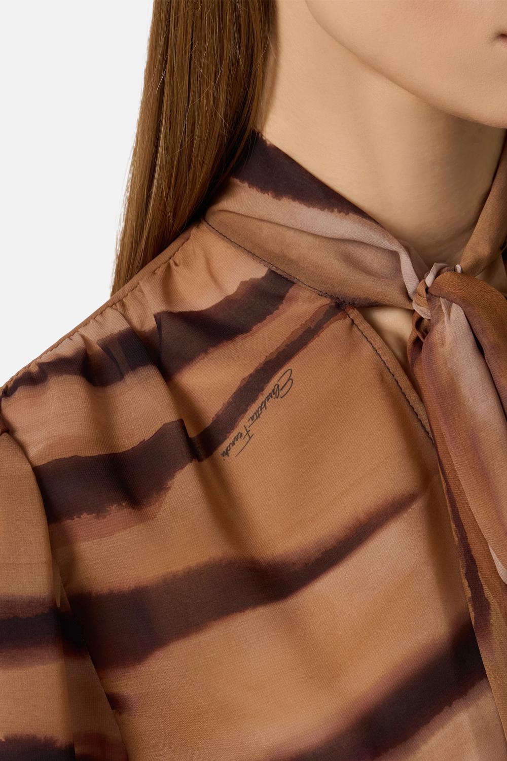 Blusa in chiffon con stampa tigre<BR/> CA160 62E2470 Elisabetta Franchi 