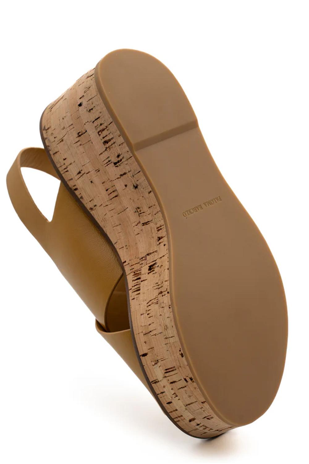 Sandalo NUS 100% in pelle con chiusura a fibbia e zeppa rivestita in sughero NUS /OCHRE Paloma Barcelò 