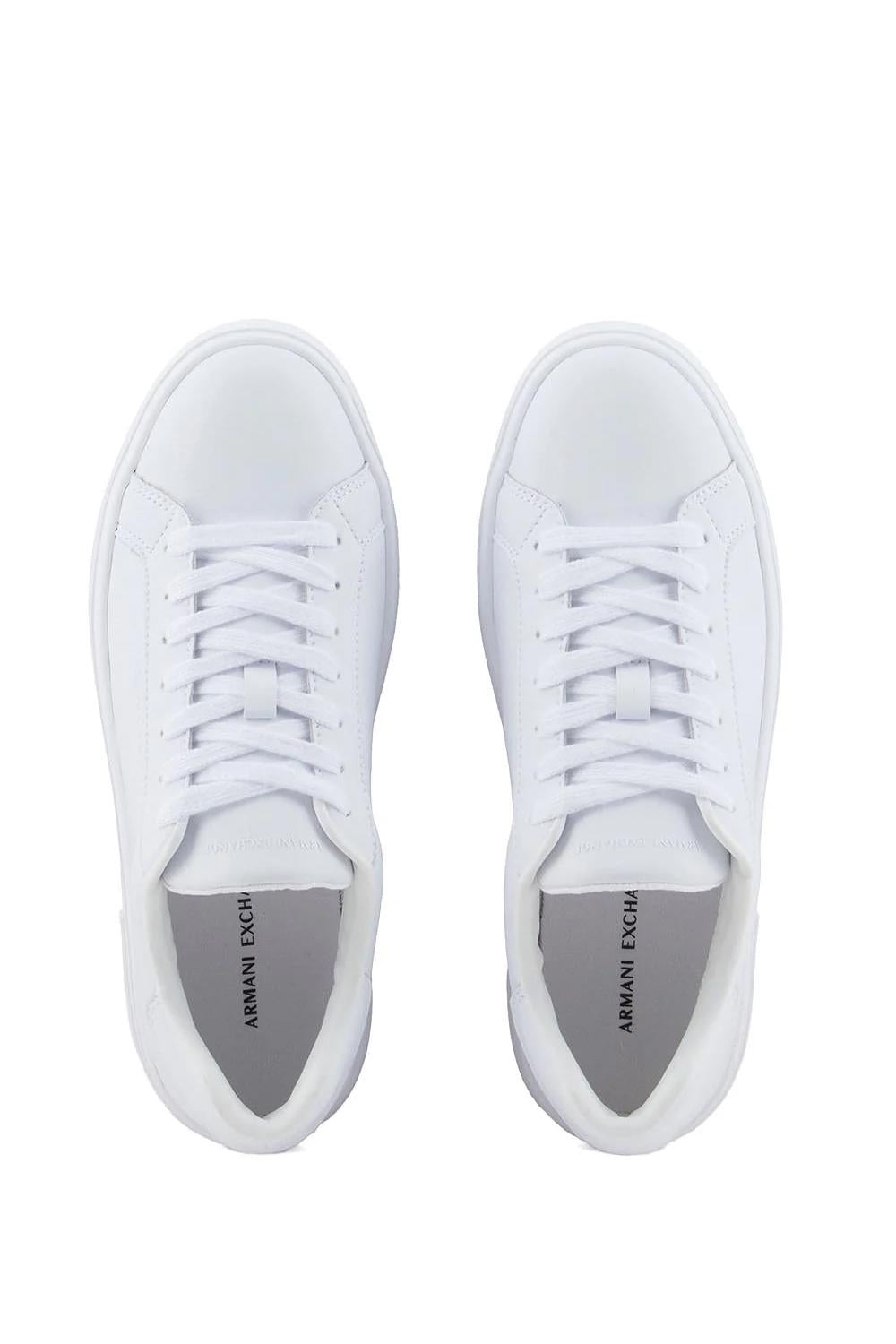 Sneakers in pelle con logo sulla suola XM000141 AF11912M0036 Armani Exchange 