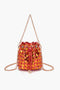 mini secchiello a tracolla con effetto intrecciato in ecopelle metallizzata. chiusura a calamita e laccini regolabili con logo cc in metallo dorato. 151M-SS-440-SYN -RED/ORANGE La Carrie 
