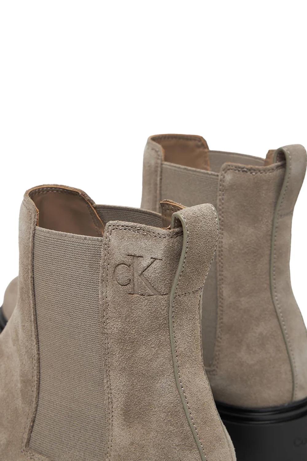 stivaletto combat chelsea boot in suede con suola a carro armato YM0YM01372 PDG Calvin Klein 
